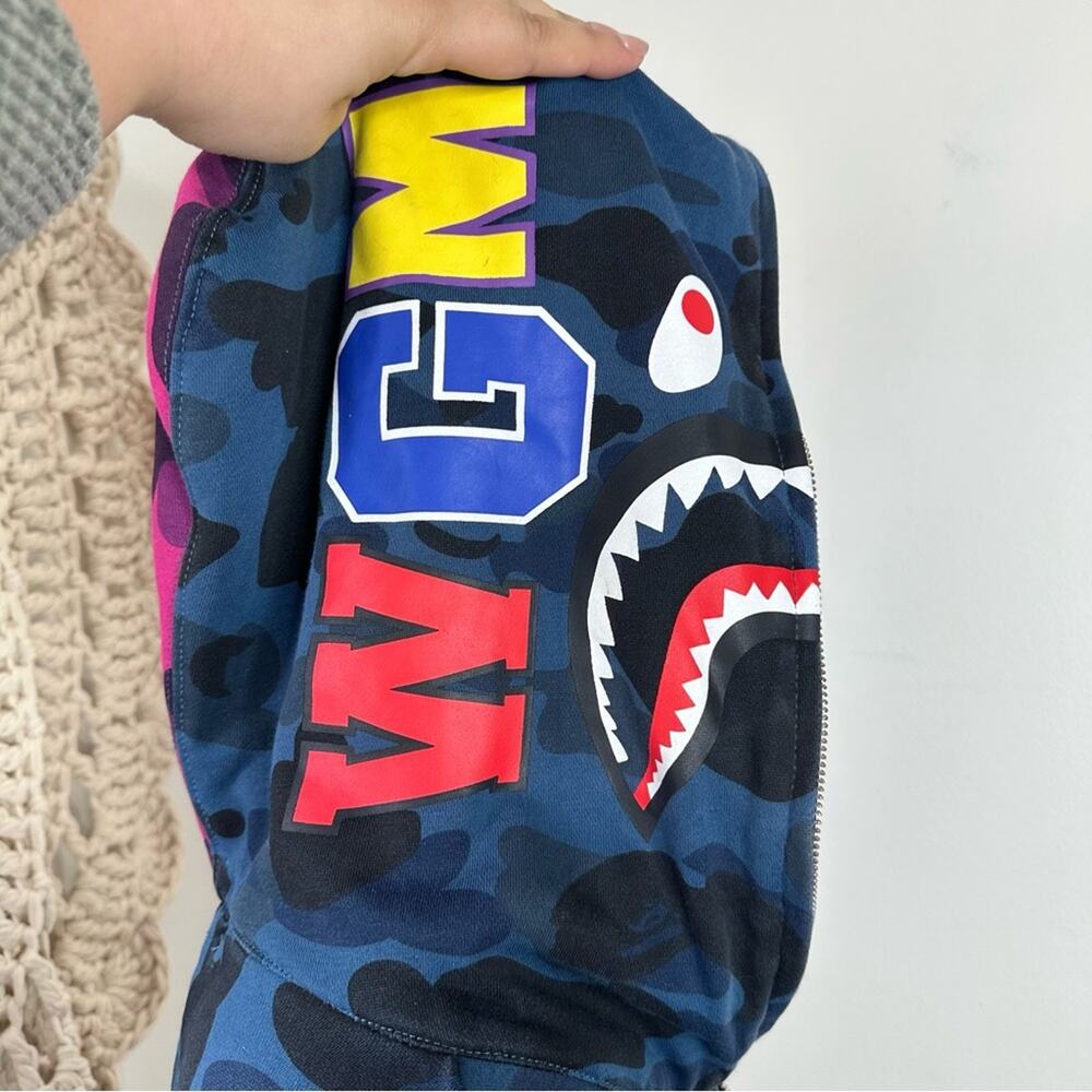 A Bathing Ape BAPE Men's Shark Split Blue Pink Camo Hoodie Size Medium - Picture 7 of 9